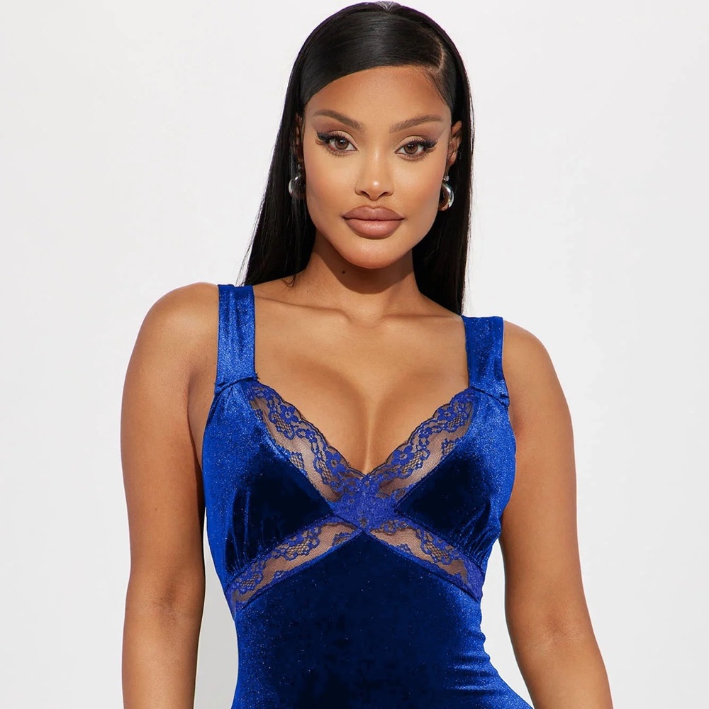~Radiant Royal Velvet V-Neck Dress With Sensual Lace Trim & Sexy Low Back~ - Picture 5 of 16